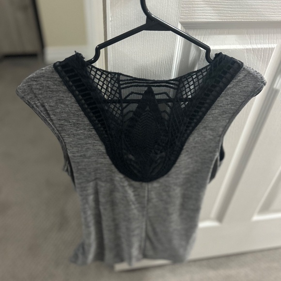50% off original listed price very flattering top - Picture 2 of 2